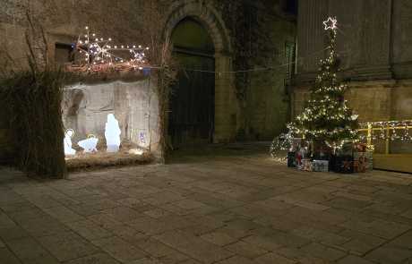 20241212_182843 Allestimento Natalizio in Piazza San Giovanni