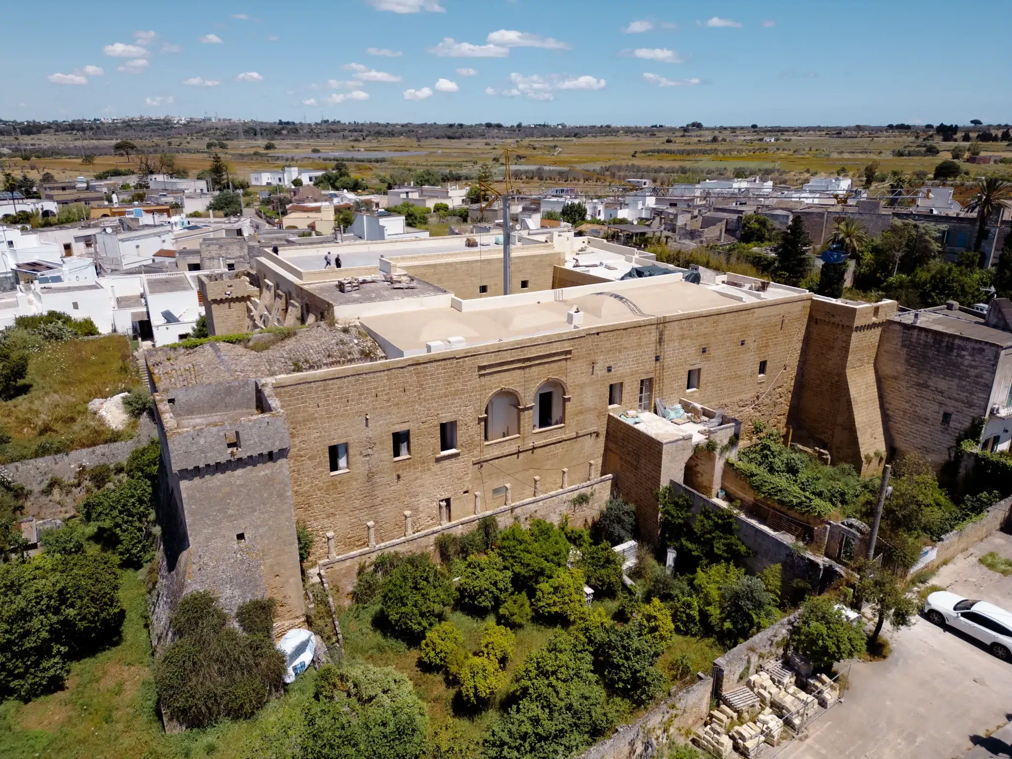 foto aerea castello Castello di Giuliano di Lecce, fortezza cinquecentesca nel Salento